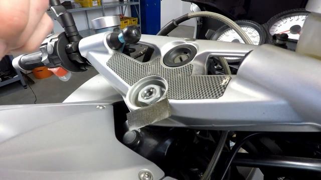 GPS Halterung Gabelbrücke BMW K1200 K1300 by HORNIG смотреть онлайн