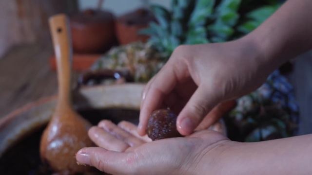 云南的凤梨有多香？ 吃完，手上的香味留了一整天！【滇西小哥】 смотреть онлайн