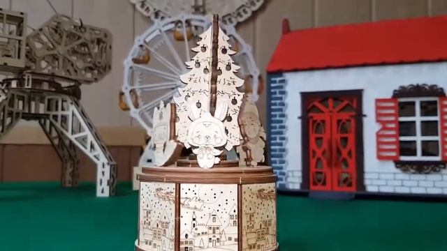 Музыкальная шкатулка Рождественский танец от Wood Trick - деревянный конструктор, 3D пазл. смотреть онлайн