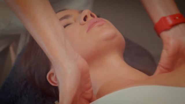 Профессиональное массажное масло от Phenomenon: долой растяжки, целлюлит и осеннюю хандру! смотреть онлайн