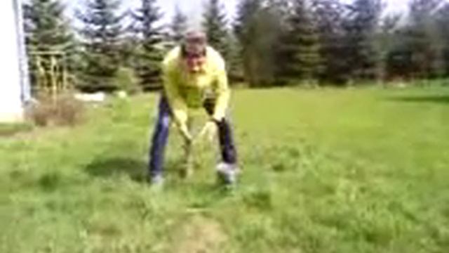 Видео Прикол Пивная банка тяжелая кувалда Ума нет Сила есть яючбсьмти смотреть онлайн