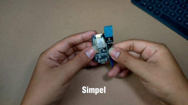 Membuat Monitoring Suhu Ruangan menggunakan DHT11 | Arduino Project смотреть онлайн
