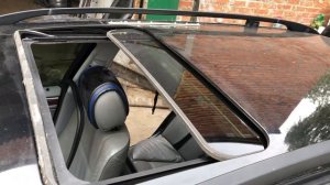 Проверяем как работает люк после установки