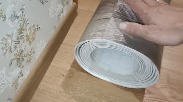 Как уложить ЛИНОЛЕУМ на старый деревянный пол. Как подготовить поверхность под укладку линолеума. смотреть онлайн