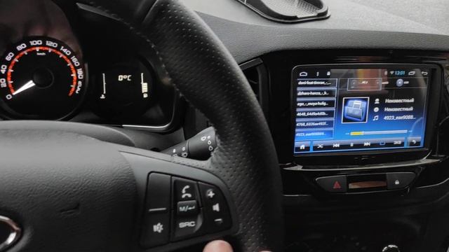 Lada Xray Cross (мультимедиа)