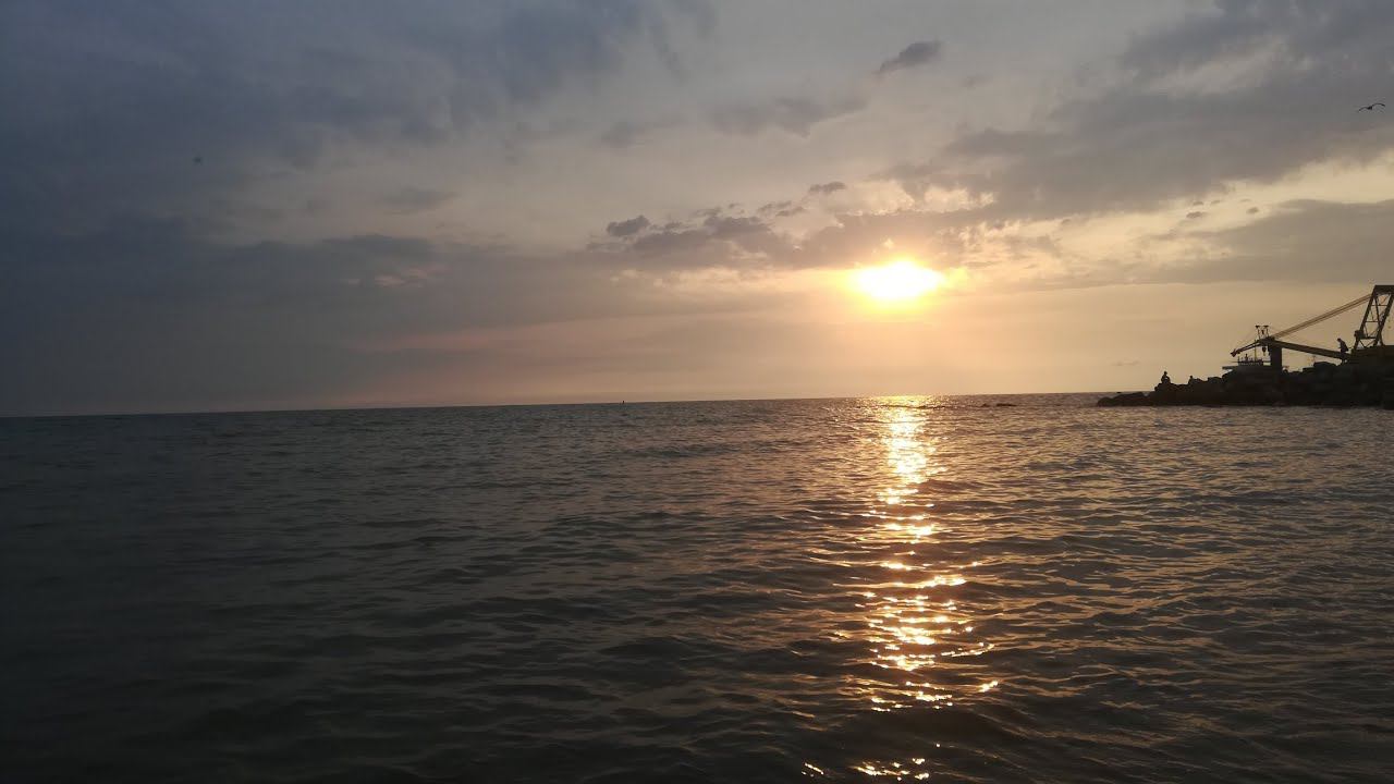 Закат на море геленджик 2025 смотреть онлайн