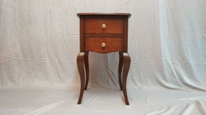 КОНСОЛЬ с кривыми ногами.