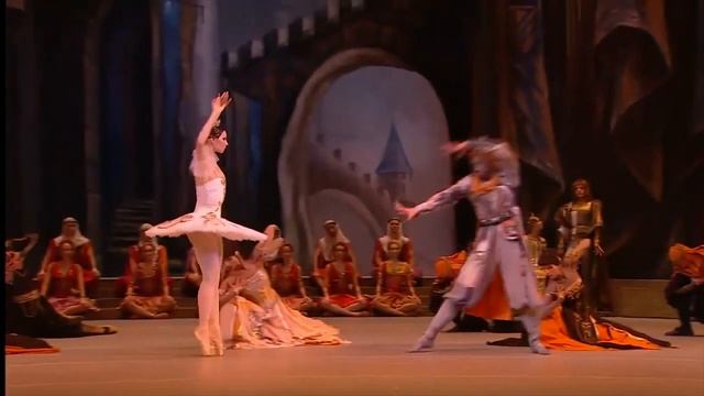 Maria Alexandrova - Raymonda - Abderakhman Dances смотреть онлайн