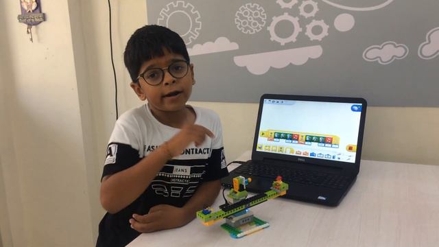 Lego WeDo 2.0 Project Playground - Seesaw Explained by Prit Vataliya from Robofun Lab Porbandar смотреть онлайн