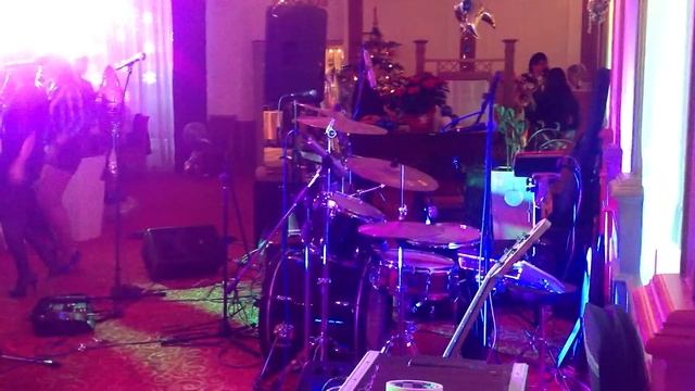 Зажигательный диджей, свет для дискотеки. бэклайн смотреть онлайн