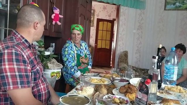 УКРАИНСКОЕ СЕЛО.??? ПОДАРКИ ОТ МАНТИКОВ ? КАК НАЗВАЛИ СТРАУСОВ. смотреть онлайн