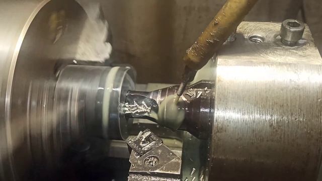 Рельсовое сверло в токарке. Это сверло или расточной резец? смотреть онлайн