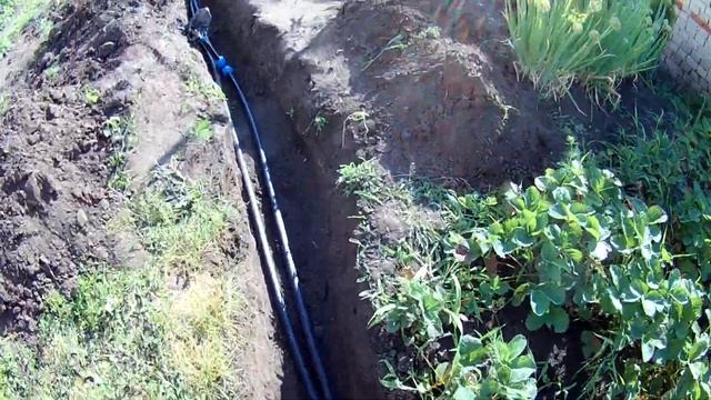 Капельный полив своими руками. #3 часть. Подгоняем короб и проверяем систему на протечки. смотреть онлайн