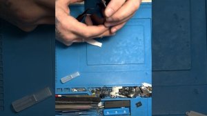 Не выкручиваются болты в iPhone XR,решено !!!