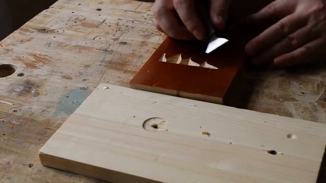 Режем по сосне.Самый простой вид резьбы. смотреть онлайн