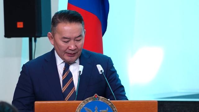 Нийслэлийн Чингэлтэй, Налайх дүүрэг, Төв аймгийн 953 ээжид “Эхийн алдар” одон гардуулав смотреть онлайн
