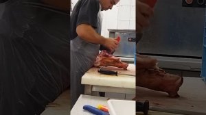 Обвалка свиной головы