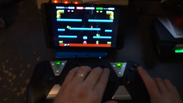 Nvidia Shield Tablet Two Shield Controllers Playing MAME смотреть онлайн