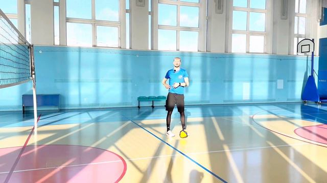 Как выходить под мяч для передачи в прыжке. Какие есть выходы под мяч. Работа ног и кора. смотреть онлайн