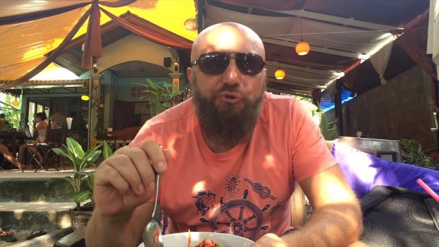 Лучшие Шакшука и Хумус на Пангане || Восточная вегетарианская кухня в Тайланде смотреть онлайн