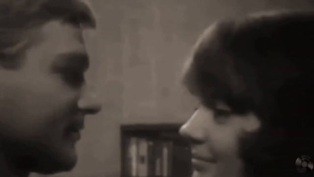 "А ты опять сегодня не пришла" (Колокола) , говорят песню написал Геннадий Старков ( в 17-ть лет ) смотреть онлайн