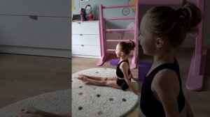 разминка стоп художественная гимнастика? #художественнаягимнастика #разминкастоп #ягимнастка #стопы