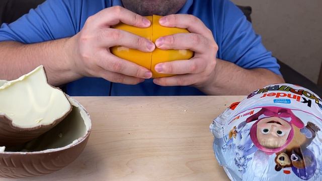 ASMR Eating Kinder Surprise Egg Masha and The Bear Toys (Mukbang & Kinder Opening) Eating Sounds смотреть онлайн