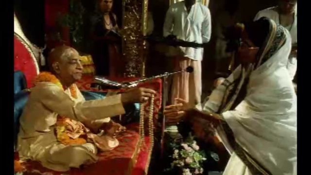 Necessities of Life are being Supplied by The Supreme Eternal, God - Prabhupada 0625 смотреть онлайн