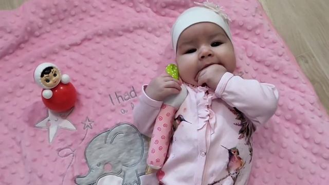 Ребёнку 4 месяца. Развитие, что умеет. смотреть онлайн