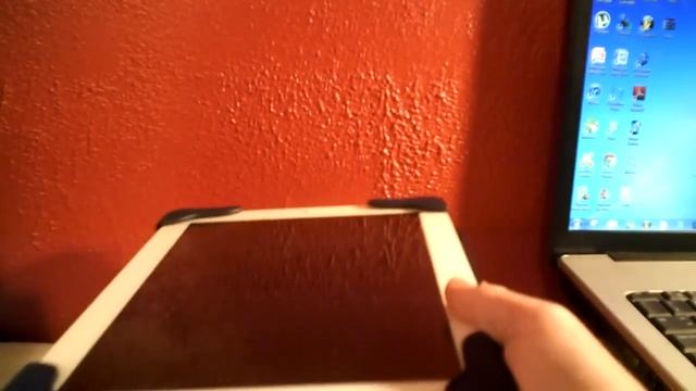 Ingear Smart Folio iPad 2 Case Review! смотреть онлайн