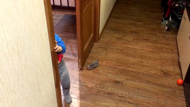 УЧИМ РЕБЁНКА ХОДИТЬ смотреть онлайн