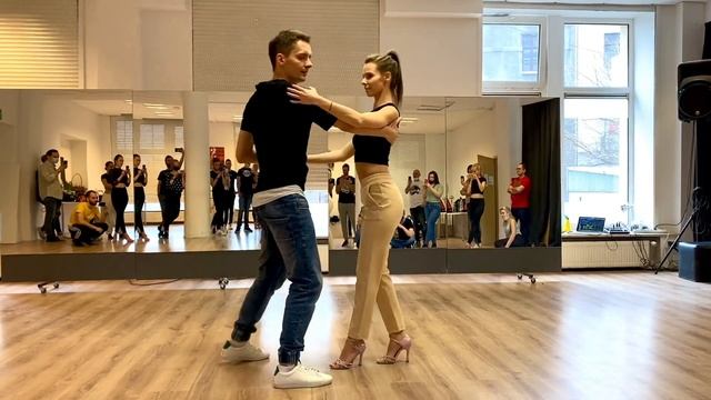 Bachata Musicality - Mateusz & Ania - Sabrosa Dance Studio смотреть онлайн