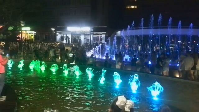 В день любимого города открыли фонтан .красота . смотреть онлайн