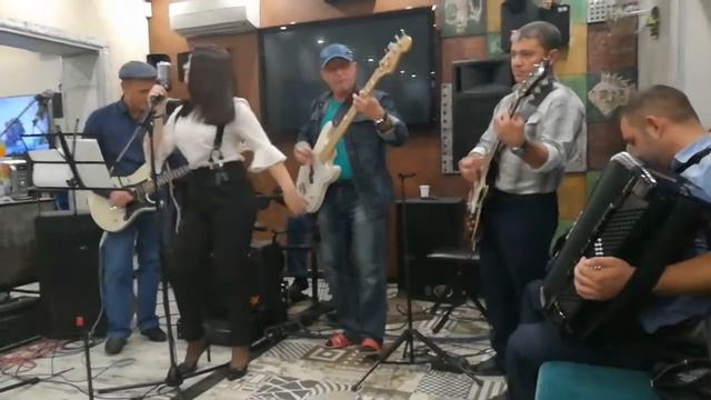 Воскресенье радостный день смотреть онлайн