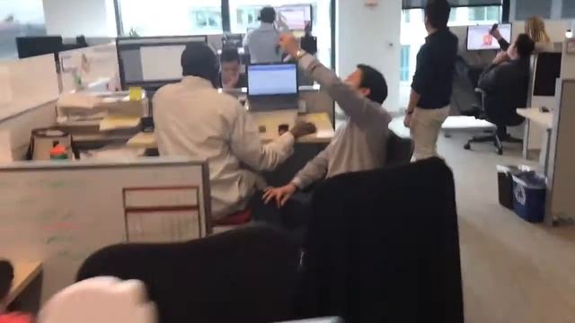 Oracle BI Santa Monica Mannequin Challenge смотреть онлайн