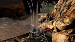 Ваза-габион из проволоки по чертежам своими руками