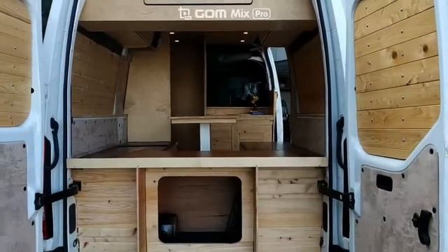 Motorhome conversion based on Renault Master смотреть онлайн