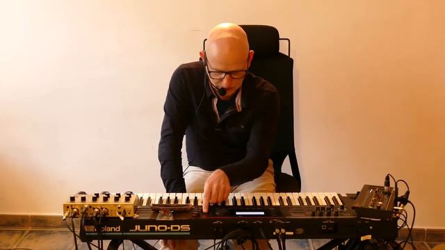 ROLAND EV-5 EXPRESSION PEDAL (Part 2): Cutoff, Release, Vibrato, Attack And  Runaway Grooving!