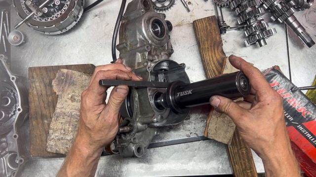 Honda CR250 - Bottom End Rebuild Step By Step - Watch And Learn!