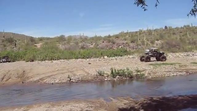 Ford Bronco Rescued by 16 Year Old Girl смотреть онлайн