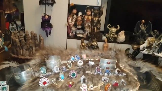 ХАН АЛТЫНЬ ДОСТАТОК ДЛЯ ЖЕНЩИН ВЕДЬМИНА ИЗБА смотреть онлайн