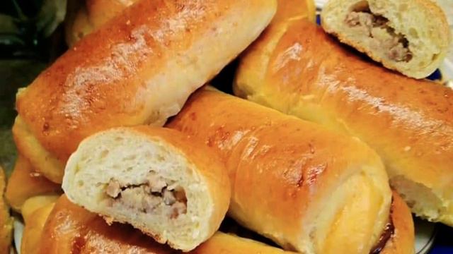 Булочки с маком, с фруктами. Пирожки с картофелем и мясом смотреть онлайн