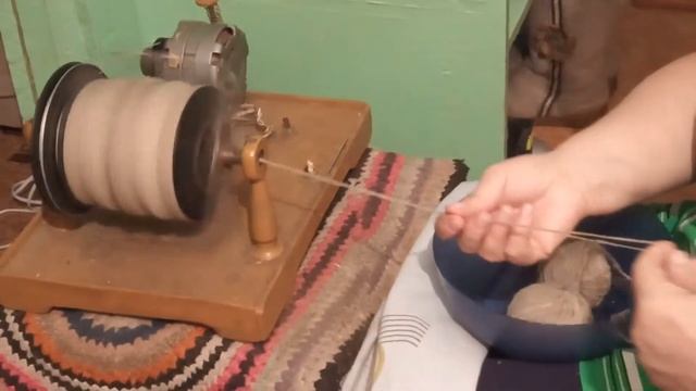 Скручивание пряжи в две нитки смотреть онлайн