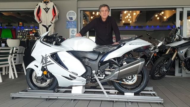 Prezentare statică Suzuki Hayabusa 2021 смотреть онлайн