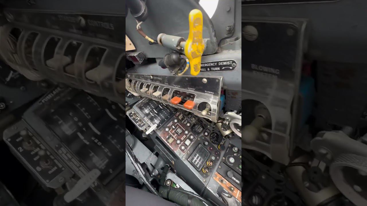 Самолет буканир. Страшно шевелиться. #юар #авиация #самолет #ppl #buccaneers