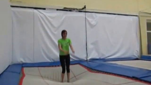 спортивный центр i-jump прыжки на батуте смотреть онлайн