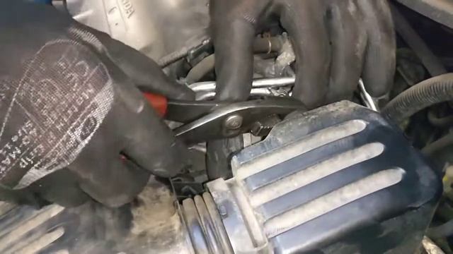 How To Remove The Air Filter Box Honda Jazz?