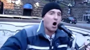 Небо Славян. Лучшее исполнение. Поет славянин на Майдане.