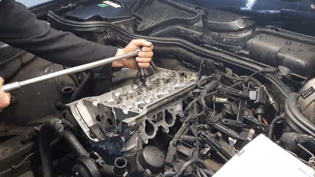 Mercedes W210. Замена прокладки ГБЦ ДВС М111