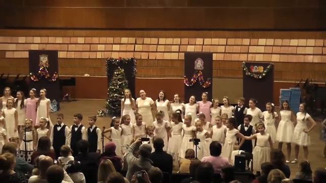 Новогодний концерт 2017. «Главное, ребята, сердцем не стареть» смотреть онлайн